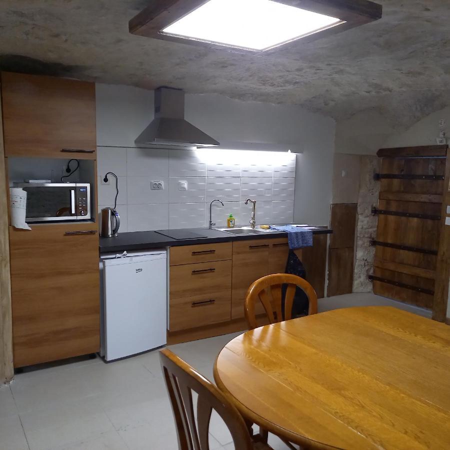 Gite-Civray-De-Touraine Troglo De Denise Esterno foto