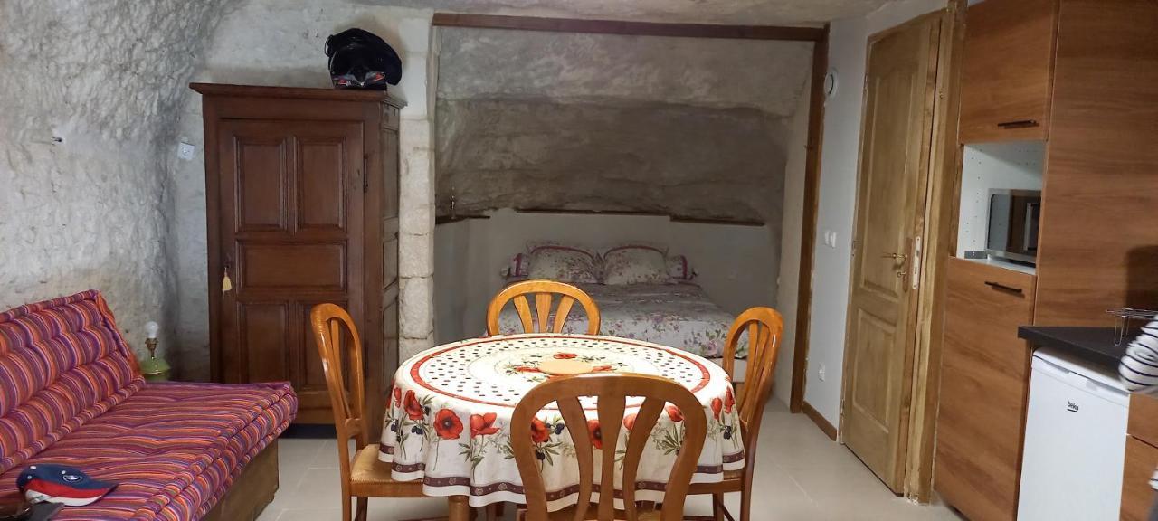 Gite-Civray-De-Touraine Troglo De Denise Esterno foto