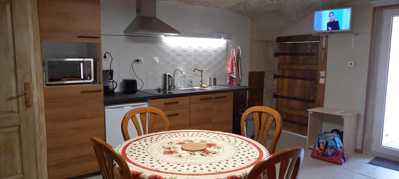 Gite-Civray-De-Touraine Troglo De Denise Esterno foto